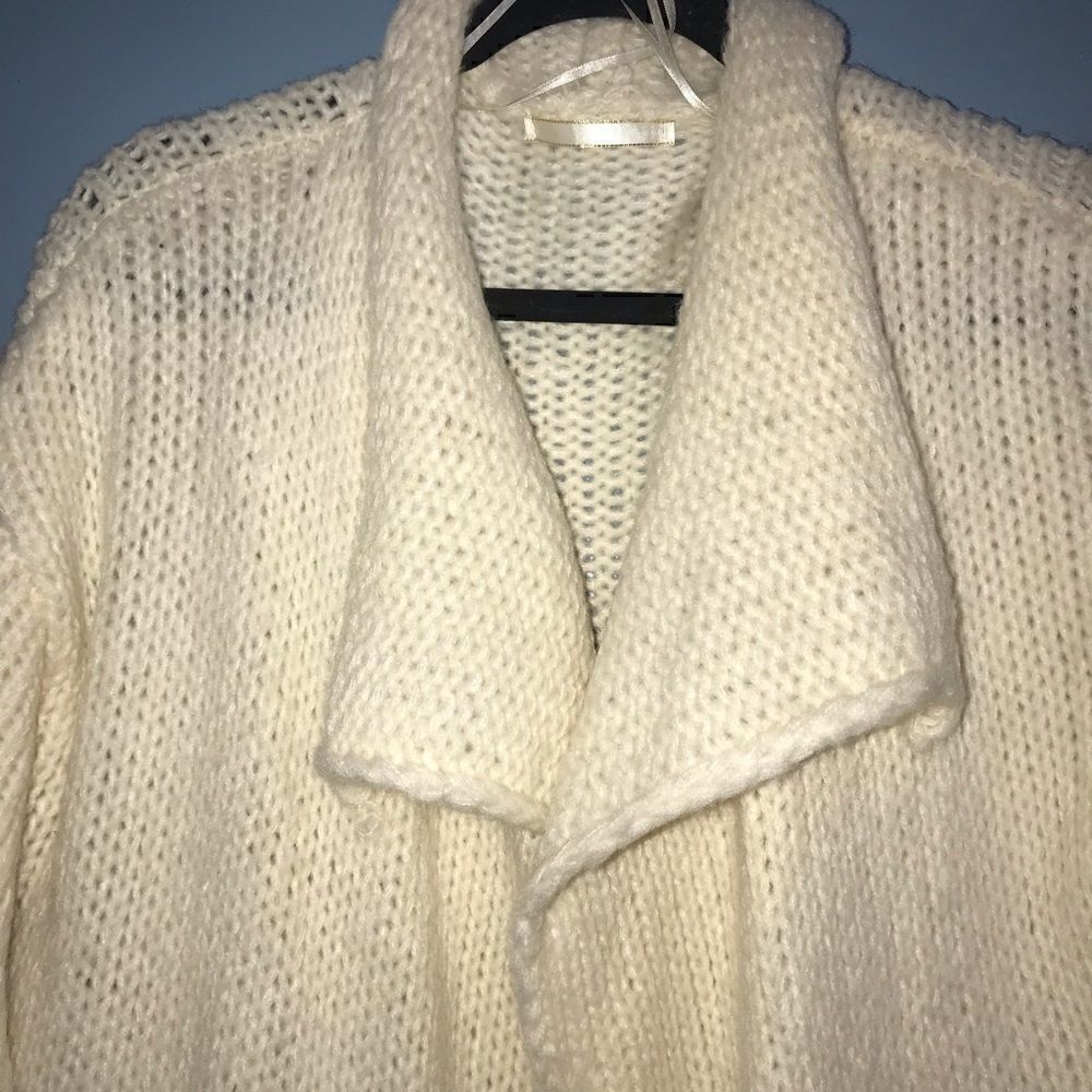 betty & Co drape collar sweater - Picture 4 of 5